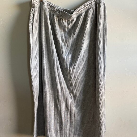 Avenue - Grey Ribbed Jersey Midi Skirt - Picture 5 of 9
